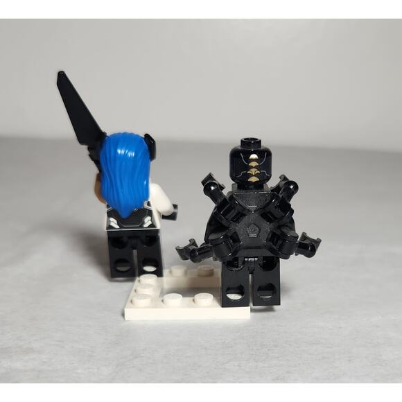 Lego Marvel Minifigures Lot Of 5 With Accessories Pre-owned - Picture 4 of 6